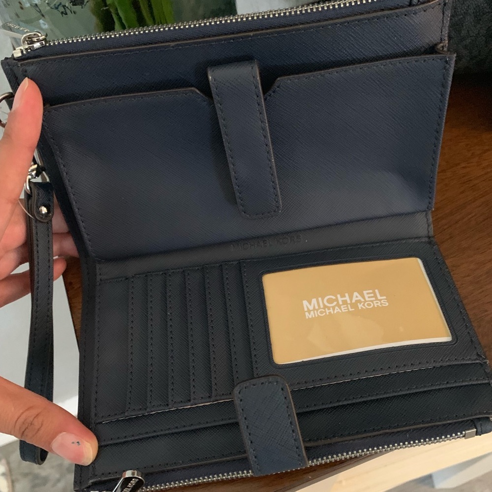 New MK double zipper wallet 🦋Navy blue - Picture 2 of 4